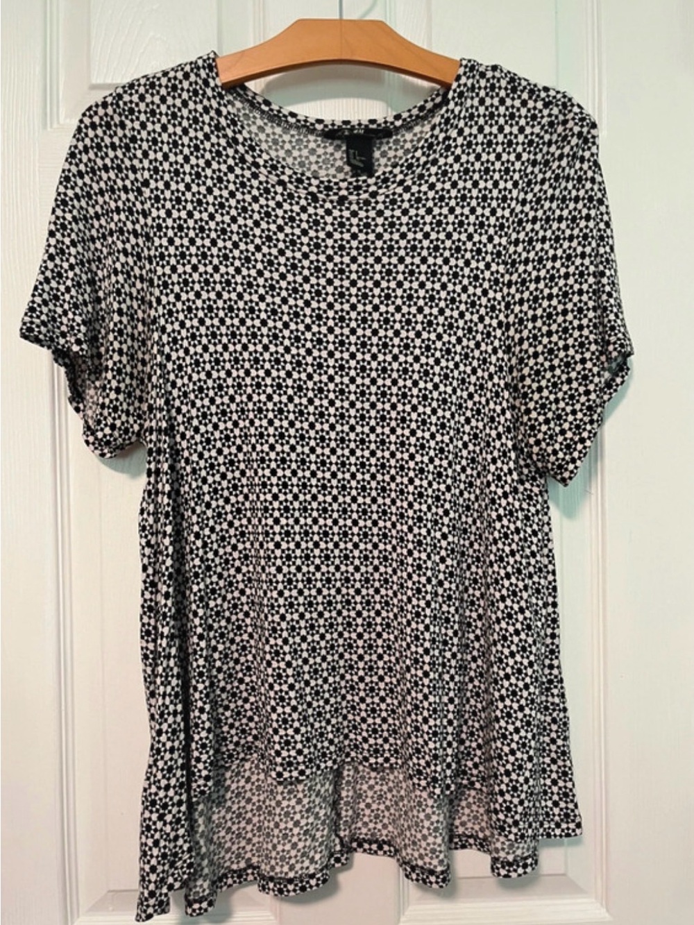 H&M Black and White Short Sleeve Printed Tee
